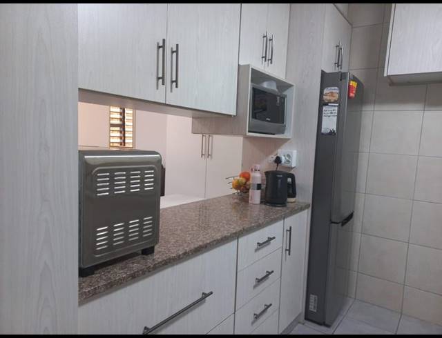 2 BEDROOM APARTMENT FOR SALE IN MALVERN